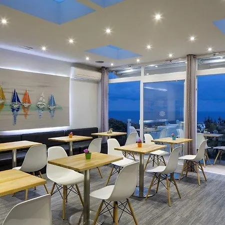 Loizos Stylish Residences 3*