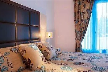 Loizos Stylish Residences Hotel Fira (Santorini)