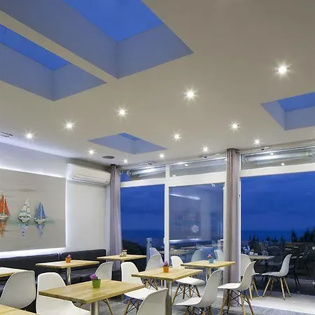 Loizos Stylish Residences Hotel Fira (Santorini)